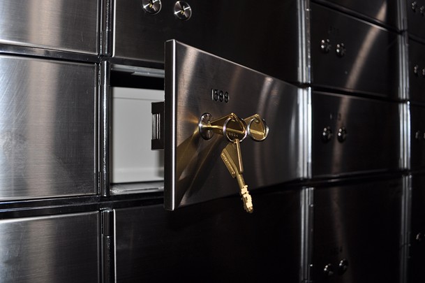Bank vs Private Safe Deposit Box